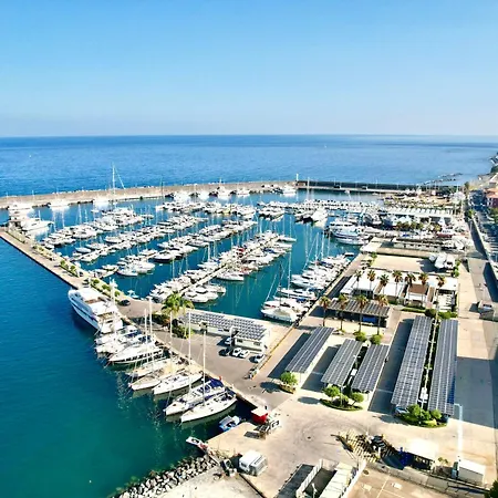 Monolocale Al Bluemarine * Riposto